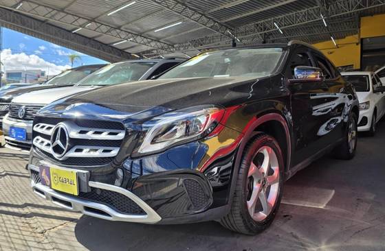 MERCEDES-BENZ GLA 200 1.6 CGI FLEX ADVANCE 7G-DCT